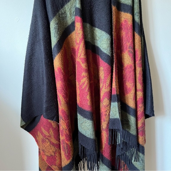 Cozy soft Multicolor Fringed Shawl fall outfit fringe black and rust sage orange - Picture 2 of 11